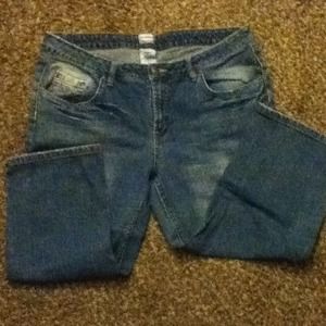 Stretch capris size juniors 17