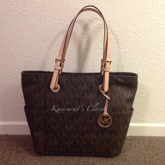 💢RESERVED💢 MK Jet Set for @lucky_l 😍