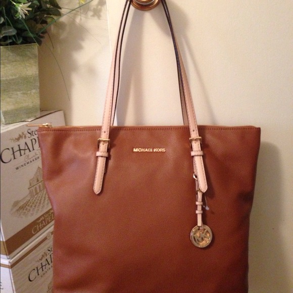 ⛔Sold⛔NWT Michael Kors jet set item tote brown - Picture 4 of 4