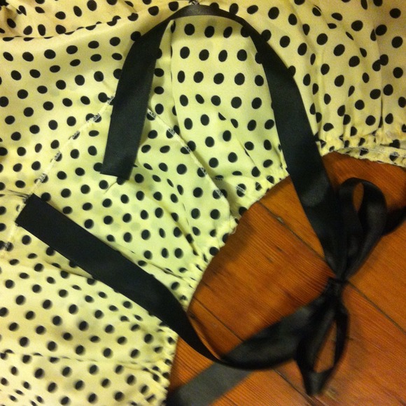 Polka Dots & Ruffles - Picture 3 of 4