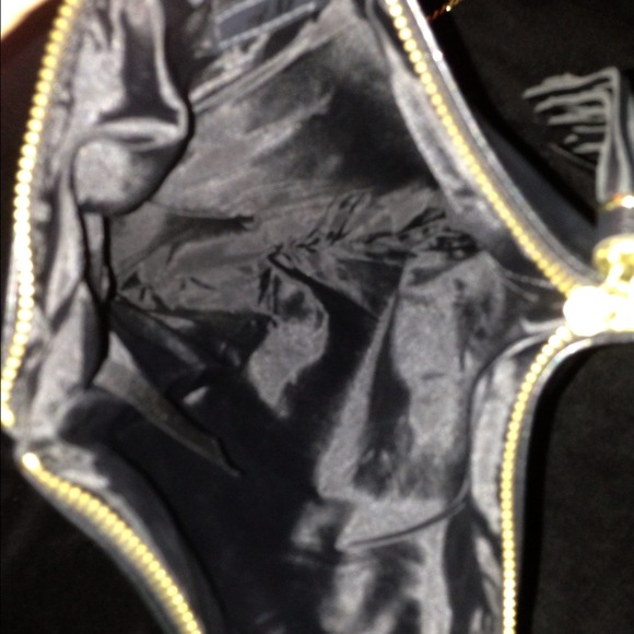 🚫sold🚫Black clutch with gold chain - Picture 3 of 3