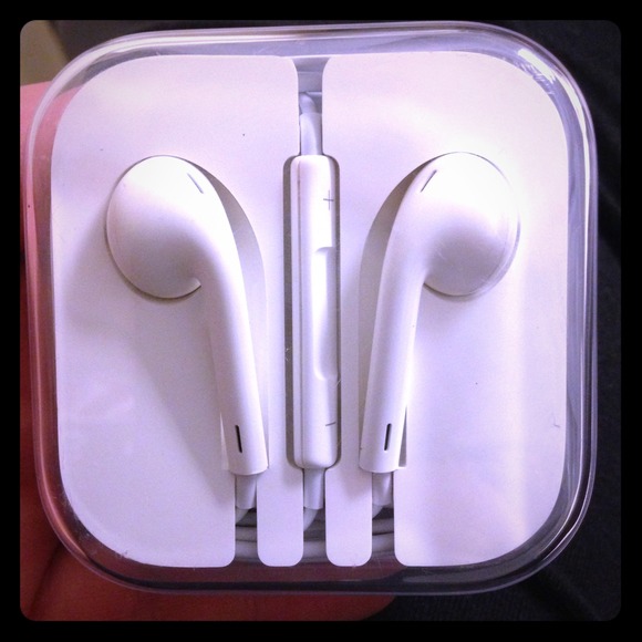 🚫SOLD & PARTIAL TRADE.🚫 "Ear Pod"