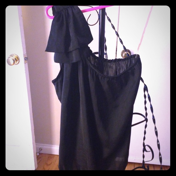 💢Reduced💢🎀One-shoulder / bow blouse in black 🎀