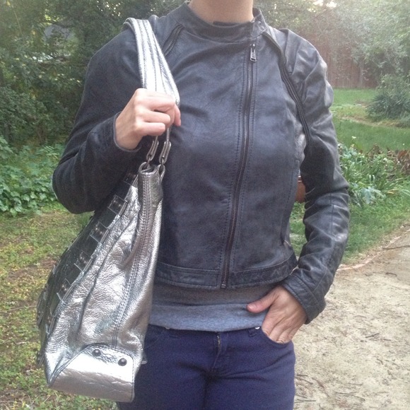 Collector's item-Gorgeous silver leather Kale tote - Picture 3 of 4