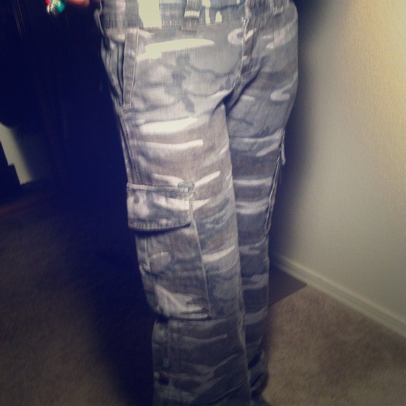 Camouflage👖Worn Once😊Medium😎Makes Great 🎁