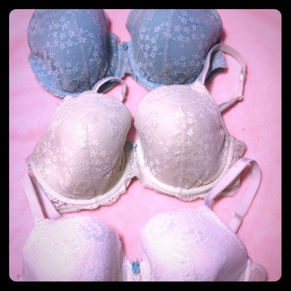 SOLD...38DD Victoria Secret Bra's