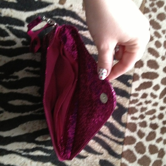 SOLD VS Victoria's Secret Pink Clutch - Picture 2 of 2