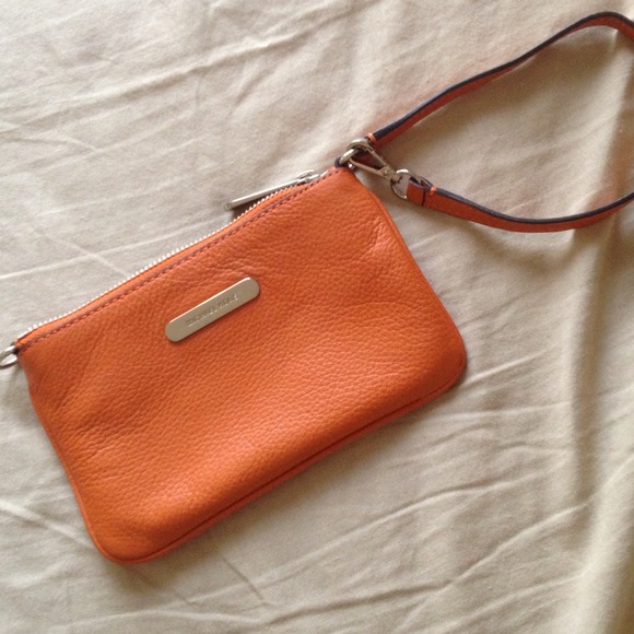 NWOT*✨Michael Kors Orange Wristlet! Awesome Color!