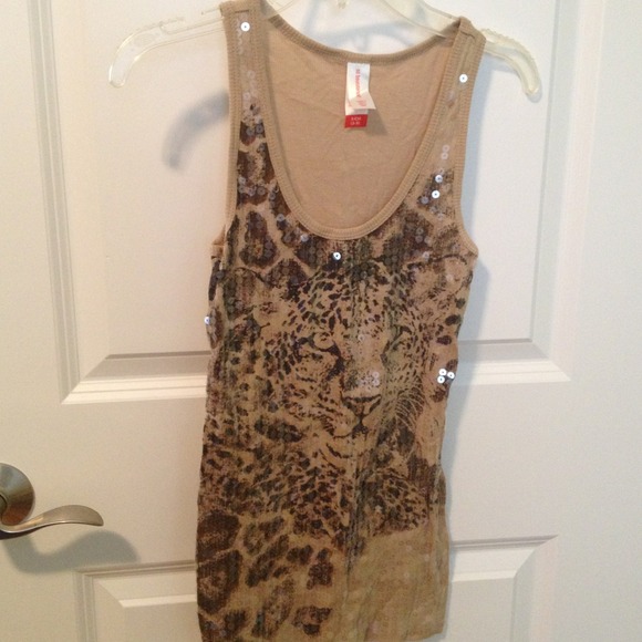 🚫SOLD Leopard face sequined tank