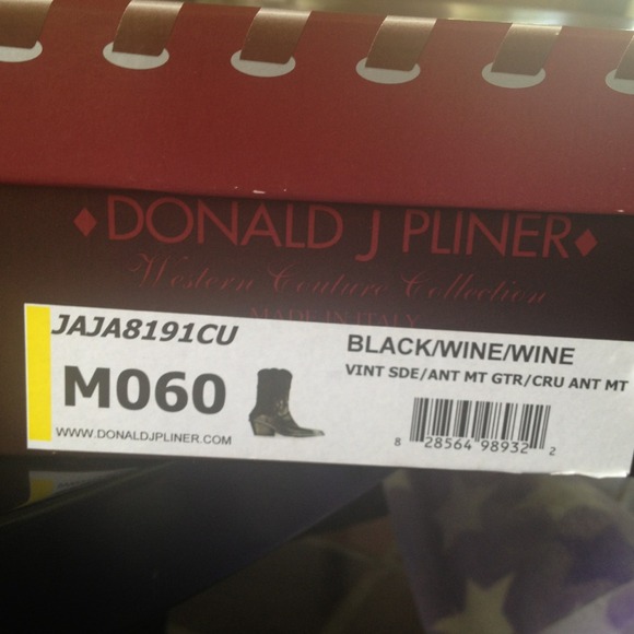 SOLD-Donald Pliner Black and Wine leather boots - Picture 4 of 4