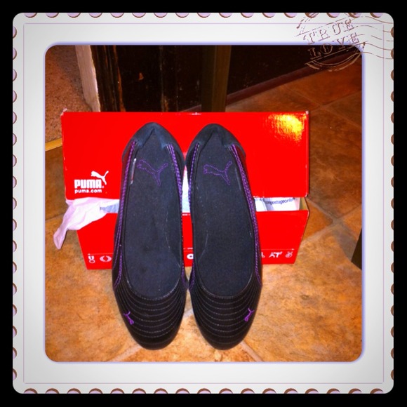 NWT black & purple Puma flats!! SOLD to @psalms