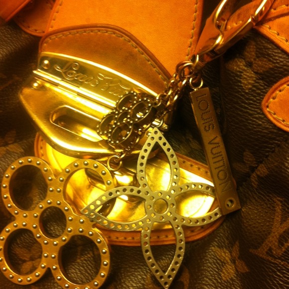 Louis Vuitton chain