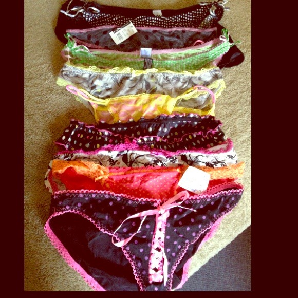 Lot of 10 bikini panties.. New... Make offer 😊👍