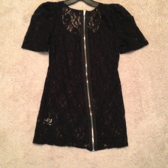 Top - Picture 2 of 2