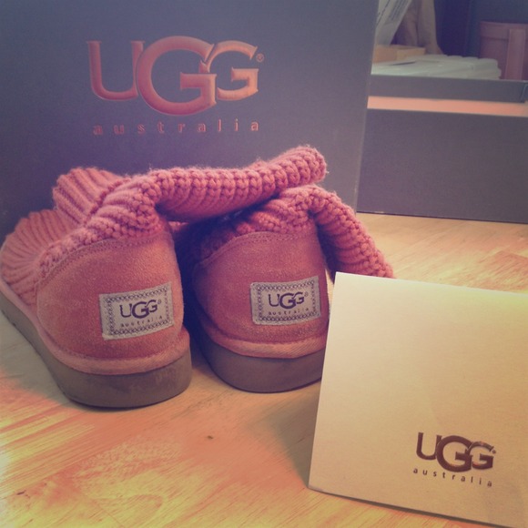 🔴SOLD🔴 UGGS Classic Crochet Boot