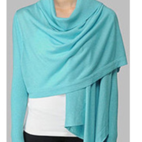 SOLD Lulu Zen Wrap - Picture 3 of 3