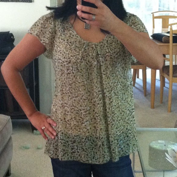 SOLD - Banana Republic 100% silk top