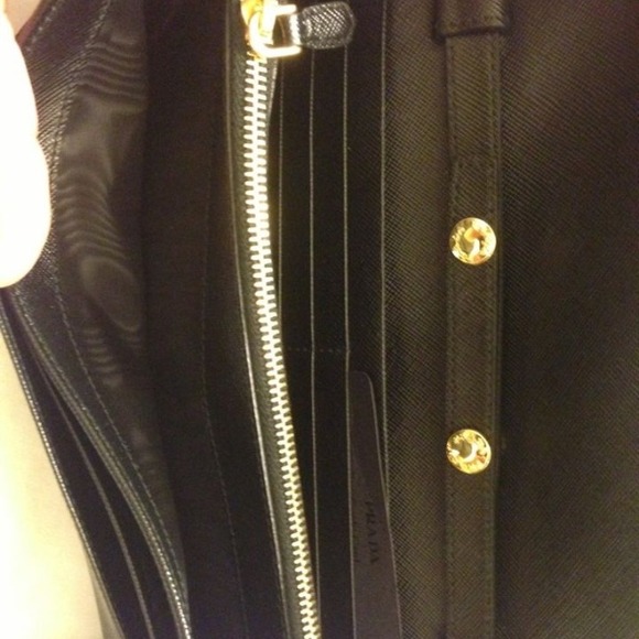 💢💢SOLD💢💢👀Prada cross body bag gold chain - Picture 4 of 4