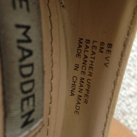 nude steve madden pumps - Picture 3 of 4