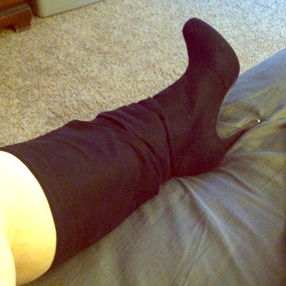 🌟ShoeDazzle knee high black boots👠