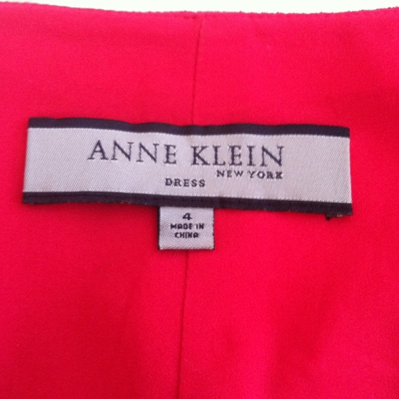 Dress - Picture 3 of 4