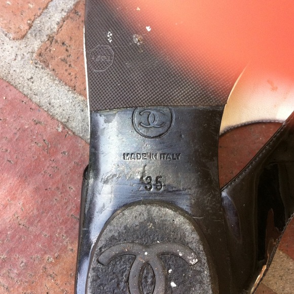 CHANEL FLIP FLOPS - Picture 4 of 4