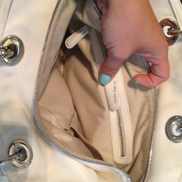 🚫sold🚫  Dior cannage tote 💜pending payments💜 - Picture 4 of 4