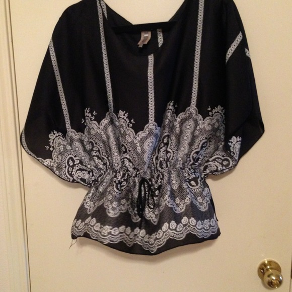 Lace print perfect for work or night on the town