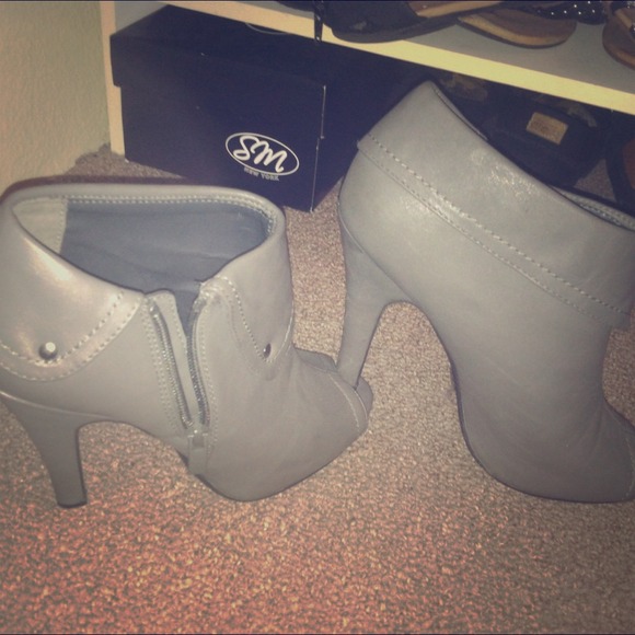 Grey heels