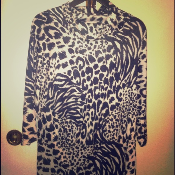 Print blouse.