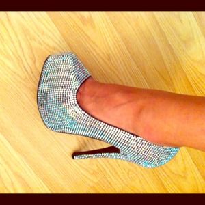Stunning Rhinestone Pumps! Size 8.5