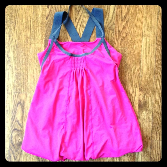 LULULEMON hot pink bubble halter tank