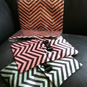 MAC zig zag pouches. Set of 3. Plus tote.