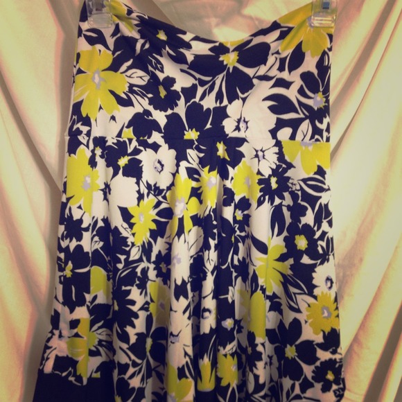 BUNDLE TWO SKIRTS.