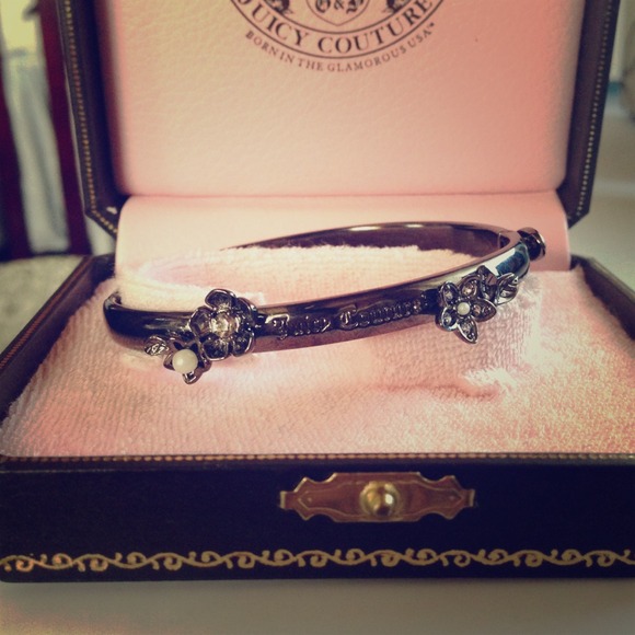 Juicy Couture Flower Bracelet