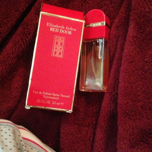 Elizabeth Arden Red Door Perfume