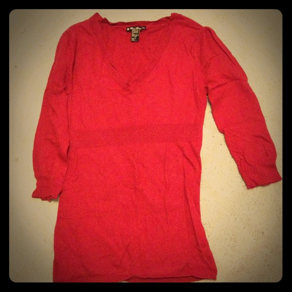 Forever Twenty One Red V-neck Size Small - Picture 1 of 2