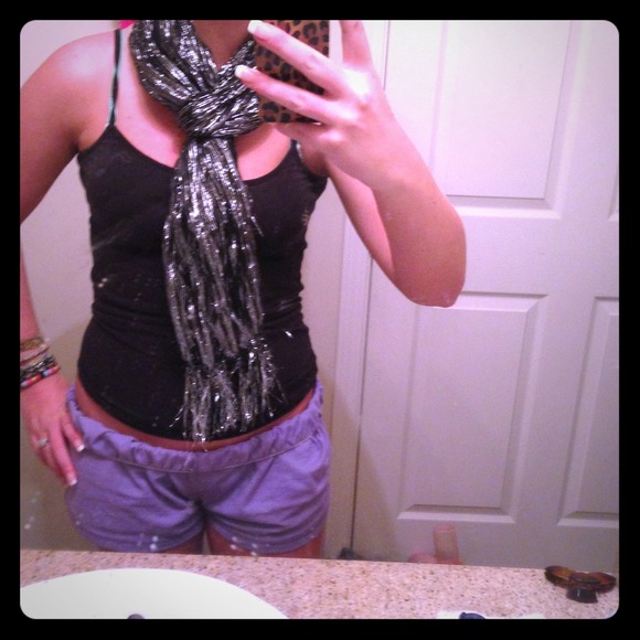 Black and silver sparkly scarf!!🚫sold in bundle🚫