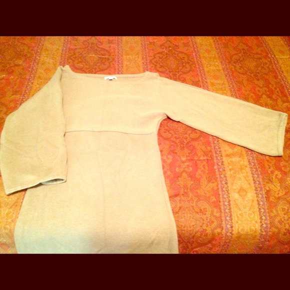 ***3 Gap Maternity sweater tops!***