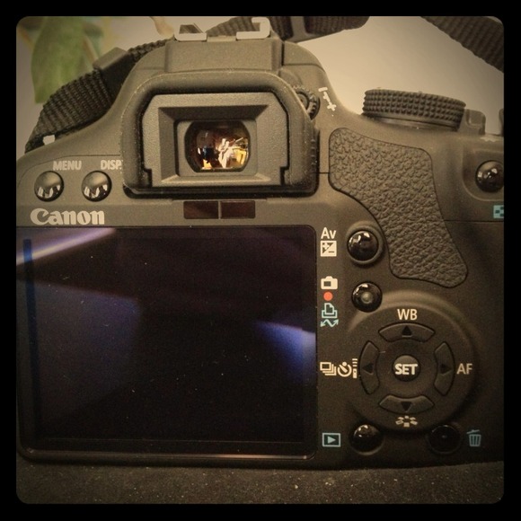 Camera Canon  EOS Rebel T1i