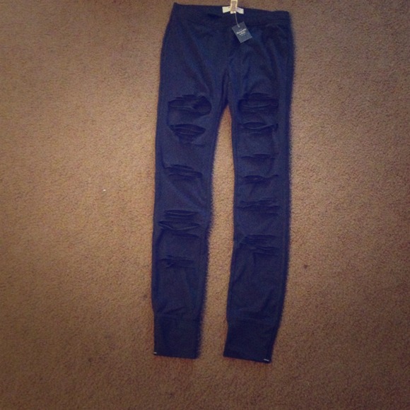 A&F distressed leggings XS