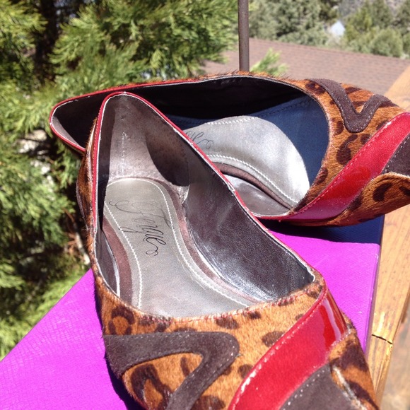 FERGIE Flats size 6 - Picture 2 of 4