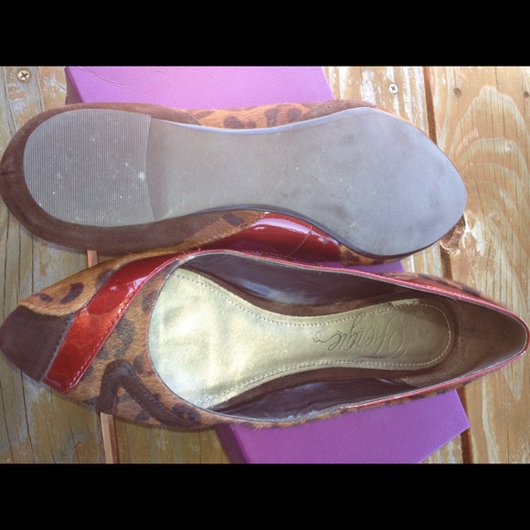 FERGIE Flats size 6 - Picture 4 of 4