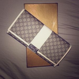 ✨Beautiful Gucci wallet✨.