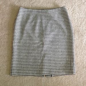 White House Black Market Houndstooth Skirt
