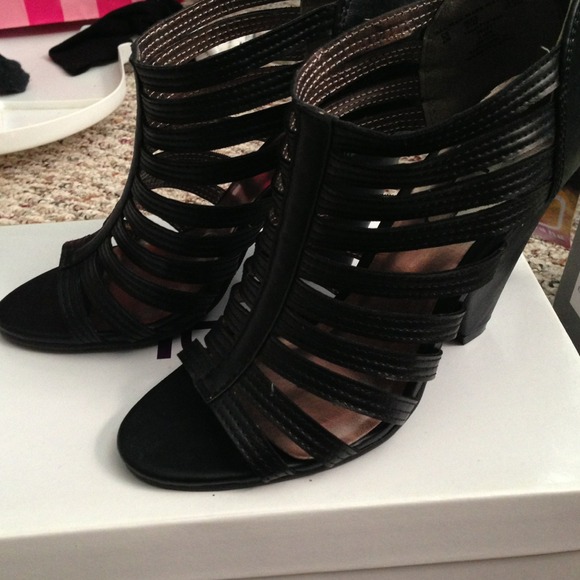 Black sandals (price reduced)