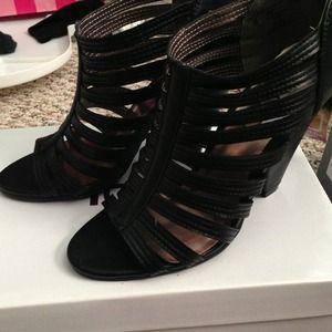 Black sandals (price reduced)
