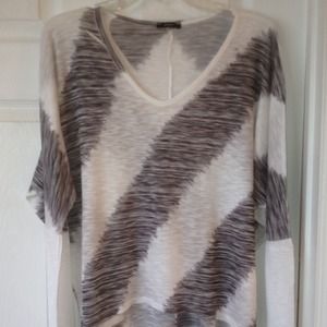 Enti black and white top