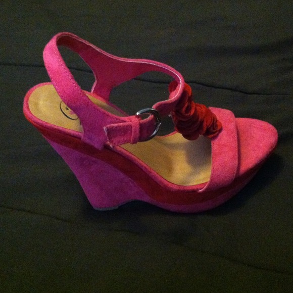 Pink - Picture 2 of 3