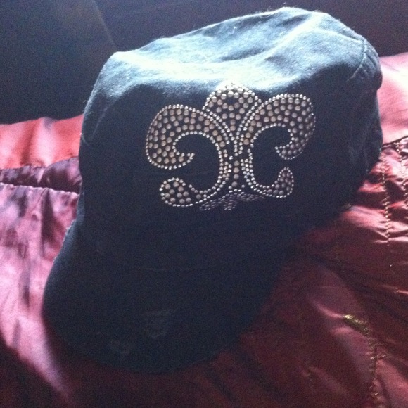 Cute black crown hat - Picture 2 of 2